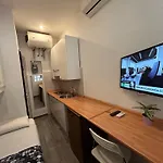 Studio In Zona Loreto Vicino Metro Mm1 E Mm2 - Lippino