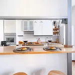 Roomy Central Flat With Garage - Porta Romana