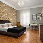 Classbnb - Elegant Apartment Near The City Center