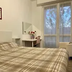 Pomezia 10-Central Apartment
