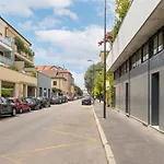 Loft Luxury Design- Apt With 2 Bedrooms -Wifi Ultra-5Min Metro