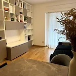 Cozy Apt Near Pta Venezia
