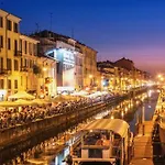 Milan Large Apartment 3 Minutes Walk From The Duomo Cathedral