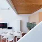 White And Brown Exclusive Loft With Terrace - Free Parking - M2 Station