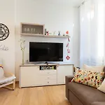 Nice Flat Milan 50M Station!