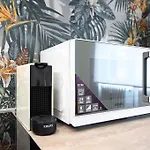 Modern Apartment Ac, Wifi Next To 2 Metro Line Stations And City Life Area
