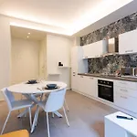 Modern Apartment Ac, Wifi Next To 2 Metro Line Stations And City Life Area