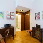 Intrho Vintage Central Flat