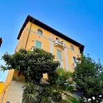 Liberty Apartment In Milan