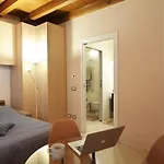 Miro-Canonica 41, Milan