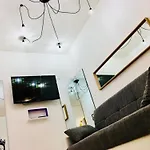 Milan City Beautiful Apartment Close To The Metro With Big Balcony