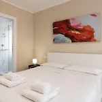 Bright Apt 2 Bedrooms And 2 Bathrooms - B Home