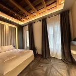Davinci Apartament Near Duomo
