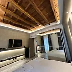 Davinci Apartament Near Duomo