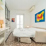 Bright Apartment In Milan