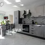 New Apartment With 4 Bedrooms