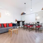 Luxury Apartment In Isola - De Castillia 20