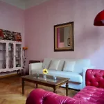 Eschilo In Rosa: Charme E Design