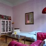 Eschilo In Rosa: Charme E Design