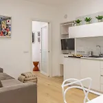 Art-Filled Apartment In Centro