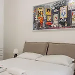 Art-Filled Apartment In Centro