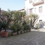 Newly Renovated Two-Room Apartment