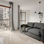 Joivy Beautiful And Modern Apartment With 2 Balconies
