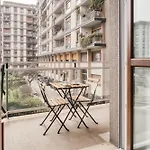 Joivy Beautiful And Modern Apartment With 2 Balconies
