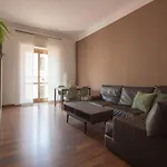 Elegante E Ampio Appartamento In Zona Moscova