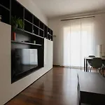 Elegante E Ampio Appartamento In Zona Moscova