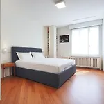 Bright Three Bedroom With Balconies Porta Romana