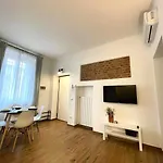 De Conti Apartments