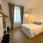 De Conti Apartments