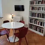 Vfh Guicciardini Stylish Apartment