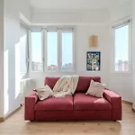 Urban View Apartment - Argonne