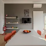 Urban View Apartment - Argonne