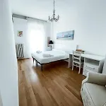White Pearl - Citycenter - Large & Elegant Flat