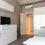 Youhosty - 3 Bedroom Apartment Citta Studi