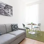 Casa Maciachini-Green Suite-M3 10 Minutes To Duomo