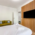 Bright Elegant Flat With Balcony, Milan Portello