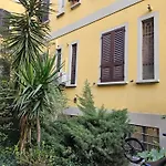 Comfortable Flat Inside Isola And Garibaldi District