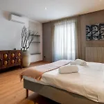 Italianflat - Spacious 3 Bedroom With Balcony San Babila Area