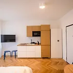 Moderno Bilocale In Zona Monumentale-Cenisio