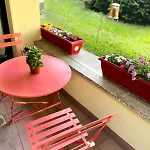 Laura S Garden - Romantic Place And Private Parking