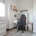 Modern Apartment Near Rogoredo