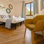 Villa Corelli - Parking And Exclusive Garden