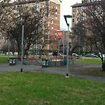 Two Beds In The Green Near The Fair