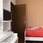Joivy Warm Family Flat For 6 With Terrace In Milan