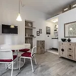 Kramer Apartment