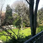 Park & Cloister Views Exclusive Apartment